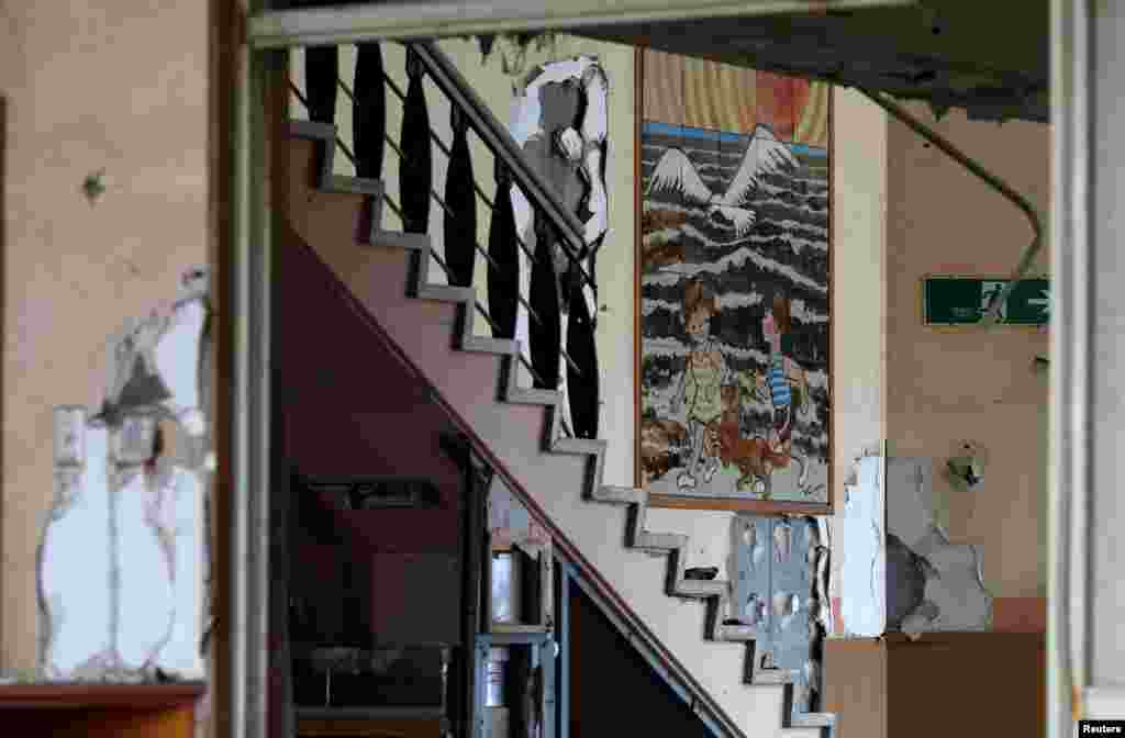 Раньше в городе жили 21 тысяча человек. На фото – здание начальной школы в городе Намиэ