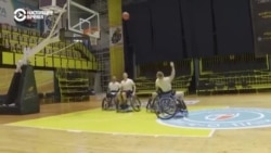 Украинские военные с инвалидностью находят новое призвание в баскетболе Украинские военные с инвалидностью находят новое призвание в баскетболе