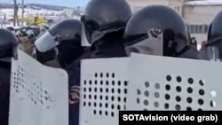 ОМОН на площади в Баймаке 17 января