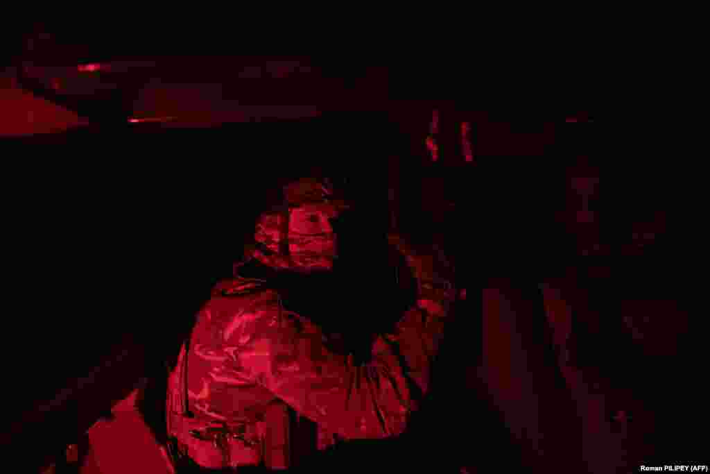 Командир "Призраков Бахмута", формировавший снайперский отряд, выбирал бойцов по силе духа и психологической стойкости. "Ты вынослив или имеешь возможность выдержать психологическое давление", – говорит Кузя. Также для него было важно, чтобы военные "могли работать друг с другом и понимать друг друга"