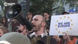 "Избавиться от этого парламента: 78 депутатов в нем пророссийские!" Как люди в Тбилиси отреагировали на отклонение закона об "иноагентах" "Избавиться от этого парламента: 78 депутатов в нем пророссийские!" Как люди в Тбилиси отреагировали на отклонение закона об "иноагентах"