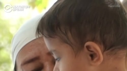 "Беру ребенка с собой в тюрьму": как растут дети журналистов, арестованных в Таджикистане за "экстремизм" "Беру ребенка с собой в тюрьму": как растут дети журналистов, арестованных в Таджикистане за "экстремизм"