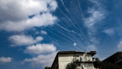 Израиль наносит ответные удары по сектору Газа и объявляет о переходе страны в "состояние войны" Израиль наносит ответные удары по сектору Газа и объявляет о переходе страны в "состояние войны"