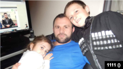 Зелимхана Хангошвили с детьми