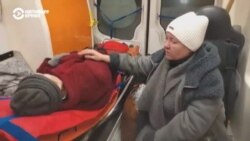 Волонтеры вывозят лежачих и маломобильных людей из городов Донбасса, где идут бои: как это происходит? Специальный репортаж  Волонтеры вывозят лежачих и маломобильных людей из городов Донбасса, где идут бои: как это происходит? Специальный репортаж