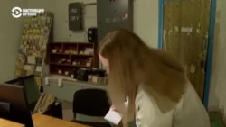 Жители донецкого поселка Нью-Йорк в ожидании наступления российской армии рассуждают о Трампе и других проблемах Жители донецкого поселка Нью-Йорк в ожидании наступления российской армии рассуждают о Трампе и других проблемах