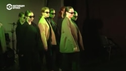 "Несокрушимые": живущие в Чехии молодые украинцы организовали театр: хотят будить в людях эмоции пением, танцами и стихами "Несокрушимые": живущие в Чехии молодые украинцы организовали театр: хотят будить в людях эмоции пением, танцами и стихами