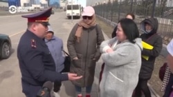 Казахстанские женщины требуют освободить их родных, арестованных после январских беспорядков Казахстанские женщины требуют освободить их родных, арестованных после январских беспорядков