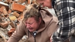 Мать в Киевской области опознает тело сына: его убили и сбросили тело в колодец  Мать в Киевской области опознает тело сына: его убили и сбросили тело в колодец