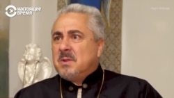 "Спрашивал: "Как тебя?" Говорю: "Отец Василий Вырозуб". А он прикладом по животу: "Нет у тебя здесь фамилии, и Бога твоего нет" "Спрашивал: "Как тебя?" Говорю: "Отец Василий Вырозуб". А он прикладом по животу: "Нет у тебя здесь фамилии, и Бога твоего нет"