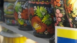 Скандал на Рижском рынке: там потребовали от продавцов избавиться от матрешек  Скандал на Рижском рынке: там потребовали от продавцов избавиться от матрешек