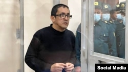 Каракалпакский юрист, активист и журналист Даулетмурат Тажимуратов в суде