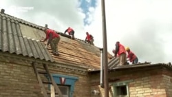 Как волонтеры "Добробата" помогают восстанавливать пострадавшие от войны дома Как волонтеры "Добробата" помогают восстанавливать пострадавшие от войны дома