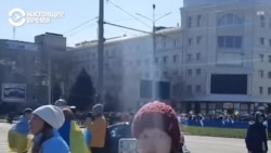 "Русский солдат – фашист и оккупант!" Херсон продолжает протестовать против захвата города Россией  "Русский солдат – фашист и оккупант!" Херсон продолжает протестовать против захвата города Россией