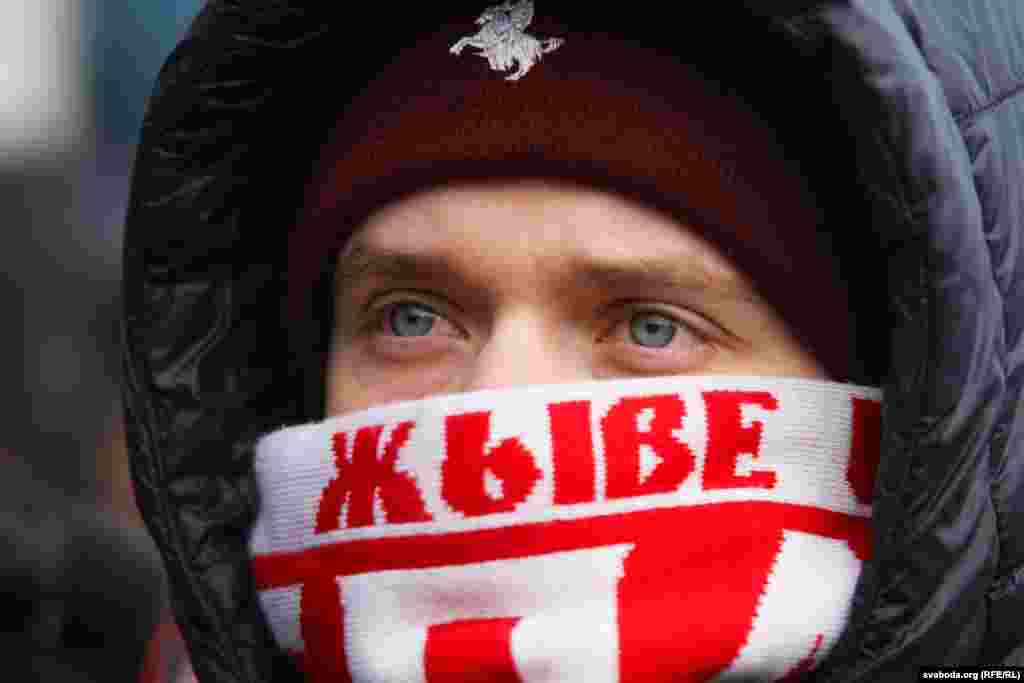 Около 14:00 по минскому времени протестующие начали шествие с Октябрьской площади до площади Независимости. Фото: svaboda.org (RFE/RL)