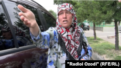 Родственники осужденных у здания суда, 2 июня 2016