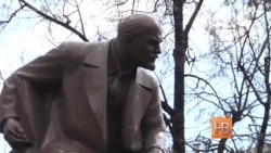 "Как изменилось Ваше отношение к Владимиру Ленину за время президентства другого Владимира - Путина?" "Как изменилось Ваше отношение к Владимиру Ленину за время президентства другого Владимира - Путина?"