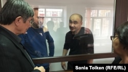 Макс Бокаев и Талгат Аян с адвокатами