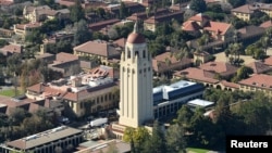 Башня Гувера и вид на Стэнфордский университет