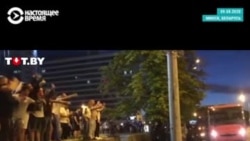 Милиция и ОМОН избивают протестующих в Минске после выборов президента Милиция и ОМОН избивают протестующих в Минске после выборов президента