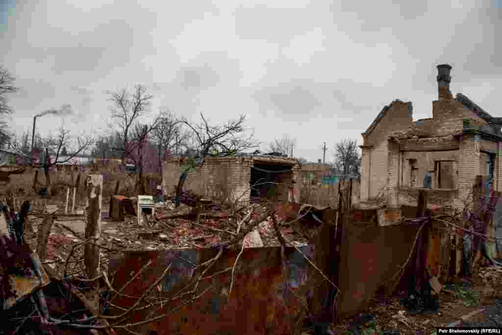 Когда-то на этом месте стоял частный дом – от него остались одни руины