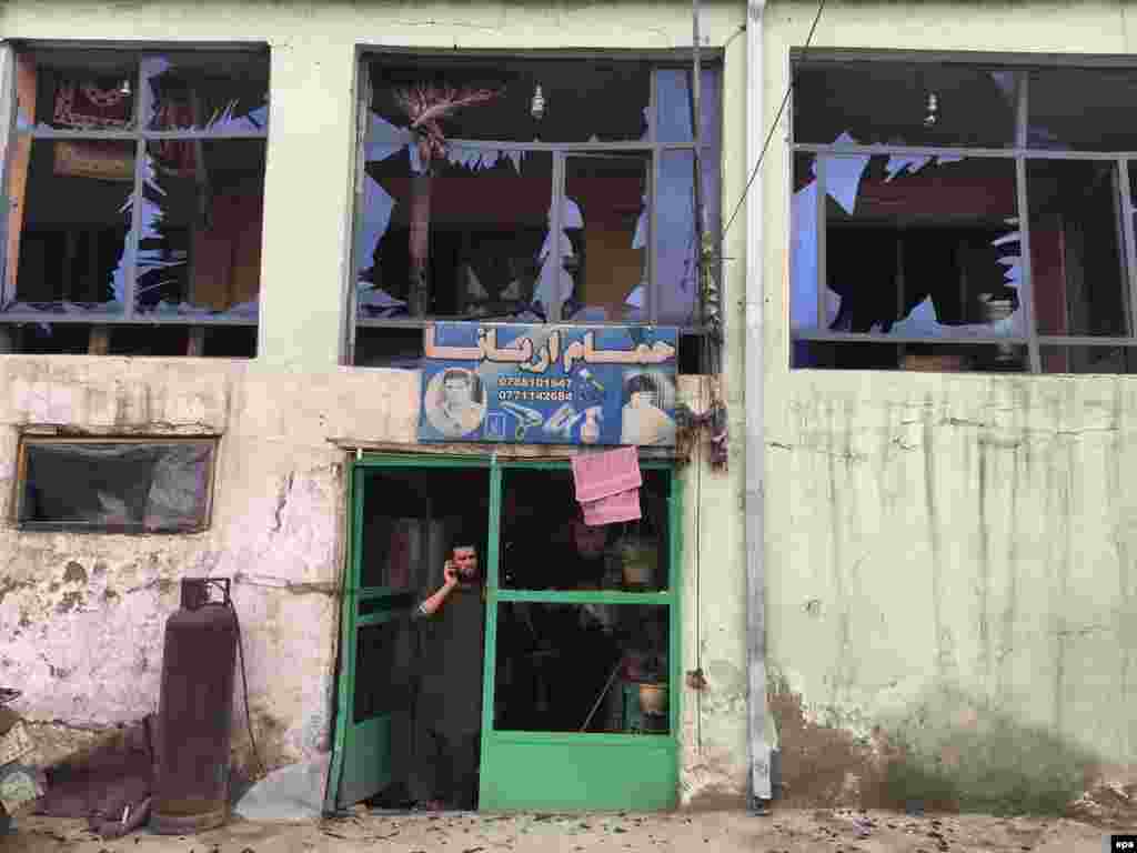 В нескольких сотнях метров от места взрыва находится президентский дворец. На фото – место взрыва автомобиля