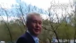 Мэр Москвы Сергей Собянин не хочет разговаривать с москвичами о сносе "хрущевок" Мэр Москвы Сергей Собянин не хочет разговаривать с москвичами о сносе "хрущевок"