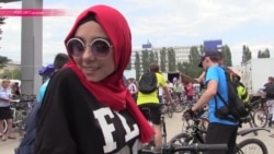 "Почему мусульманки не выщипывают брови?" "Почему мусульманки не выщипывают брови?"