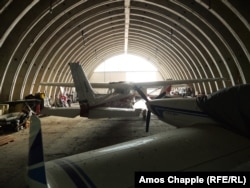 Самолеты в ангаре в марте 2025 года