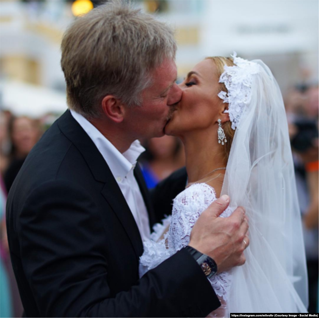 Мгновенно ставшие знаменитыми "одолженные" часы Пескова за $620 тыс.