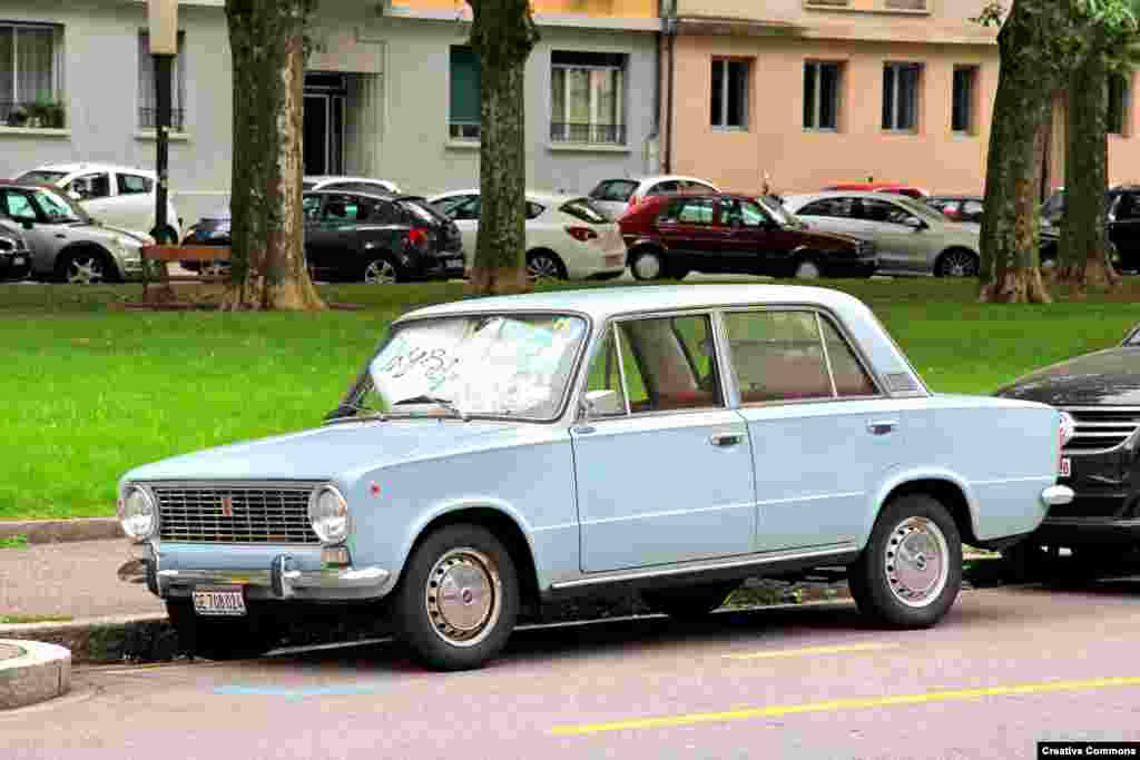 Итальянский Fiat 124 в 1967 году получил в Европе престижную награду "Автомобиль года". Но настоящая слава к модели пришла годом ранее, с подписанием "сделки века", когда Fiat и СССР договорятся о создании одного из крупнейших в России автозаводов
