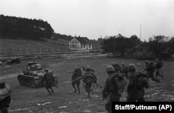 Чехословацкие солдаты во время учений в Миловице в 1938 году