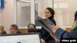 Суд над обвиняемой в попытке заказного убийства Эльвира Еркебаева в Уральске. Скрин с видео