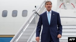 Госсекретарь США Джон Керри прибыл в Лондон 18 сентября 2015