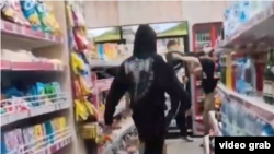 Нападение на мигранта в магазине во Владивостоке 