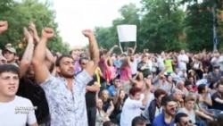 Голос толпы на Проспекте Баграмяна в Армении Голос толпы на Проспекте Баграмяна в Армении