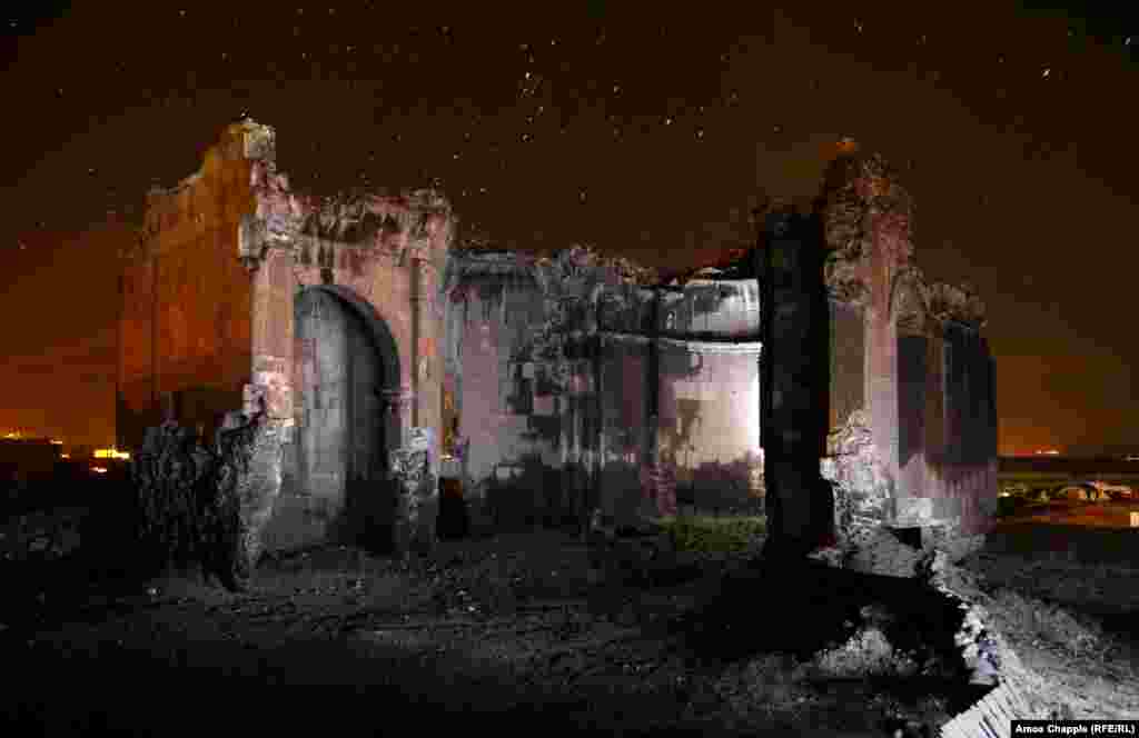 Церковь Огузлу в 16 км от Ани. Она простояла нетронутой несколько веков - до 1936 года, но мощное землетрясение сильно повредило здание 