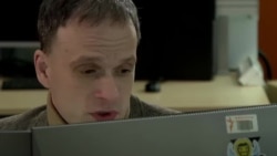 Как российские спецслужбы вербуют молодых украинцев, обещая им вознаграждение за поджоги и диверсии Как российские спецслужбы вербуют молодых украинцев, обещая им вознаграждение за поджоги и диверсии