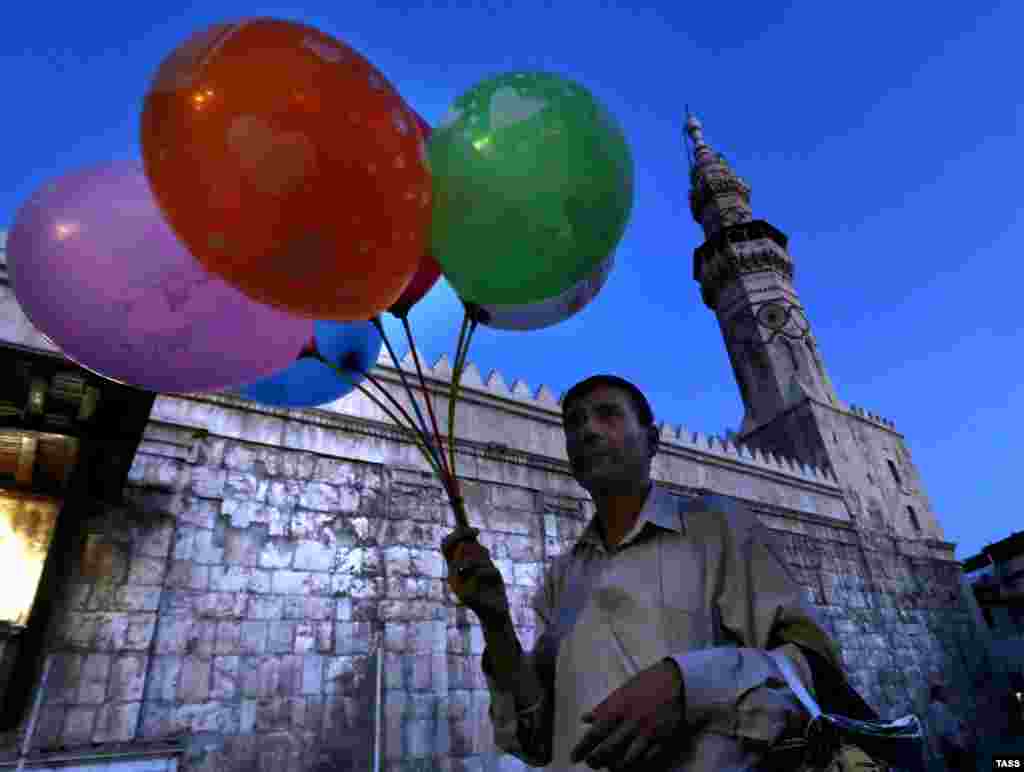 В столице Сирии – Дамаске – относительно спокойно – мирная жизнь идет своим чередом, 12 октября 2015