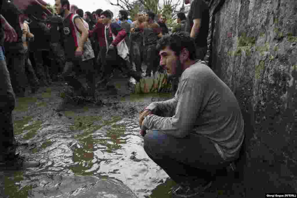 Матч проходит в любую погоду, дождь и холод - не помеха 