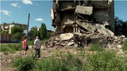 Четвертый месяц в Бородянке Александр Мельниченко ищет сына, невестку и трех внучек  Четвертый месяц в Бородянке Александр Мельниченко ищет сына, невестку и трех внучек