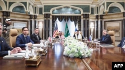 Советник Путина Юрий Ушаков на встрече с представителями США в Эр-Рияде