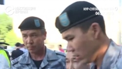 "Нет российским военным базам". Казахстанцы протестуют против России в Нью-Йорке "Нет российским военным базам". Казахстанцы протестуют против России в Нью-Йорке