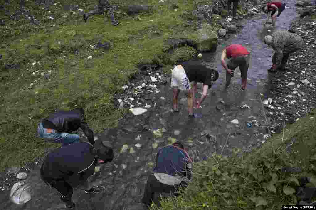 Один из игроков в лело скончался прямо на поле. Сердце сорокавосьмилетнего Гоши Пирхалаишвили не выдержало накала борьбы 