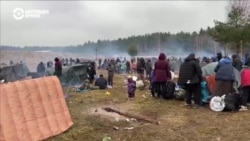 Мигранты возвращаются домой, но на границе все еще разбиты стихийные лагеря Мигранты возвращаются домой, но на границе все еще разбиты стихийные лагеря