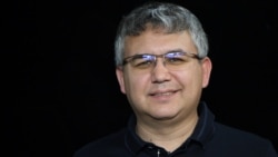 Политолог Аббас Галлямов о думских выборах: "Главная интрига – совершит ли власть достаточно ошибок, чтобы вспыхнули новые протесты" Политолог Аббас Галлямов о думских выборах: "Главная интрига – совершит ли власть достаточно ошибок, чтобы вспыхнули новые протесты"