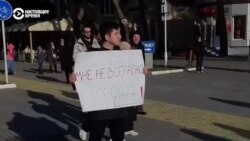 Участников протестов за Навального с иностранными паспортами высылают из России Участников протестов за Навального с иностранными паспортами высылают из России