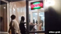 Нападение подростков на магазин во Владивостоке