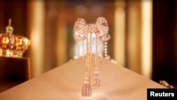 Брошь императрицы Евгении – один из похищенных из Лувра драгоценных экспонатов