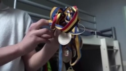 История Максима из Угледара: украинского подростка приютила семья в Брюсселе  История Максима из Угледара: украинского подростка приютила семья в Брюсселе